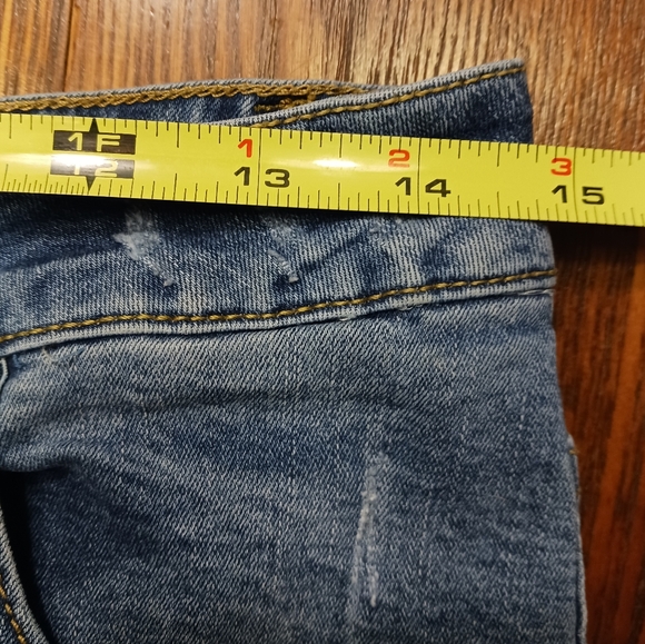 Between Us Denim Shorts 11J EUC - Picture 4 of 8